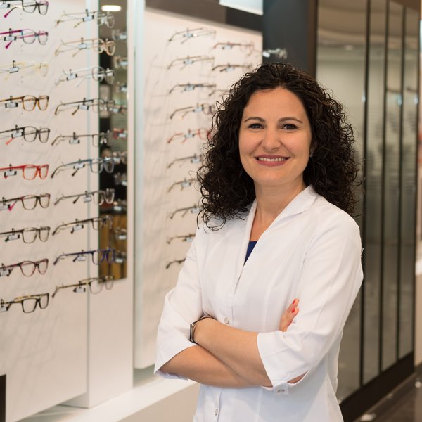 Elena Sentís, Óptica Optometrista · Col. 18568 · Directora Técnica de Looptica